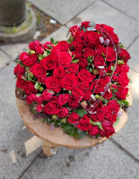 hjerte buket røde roser hos Falen Blomster